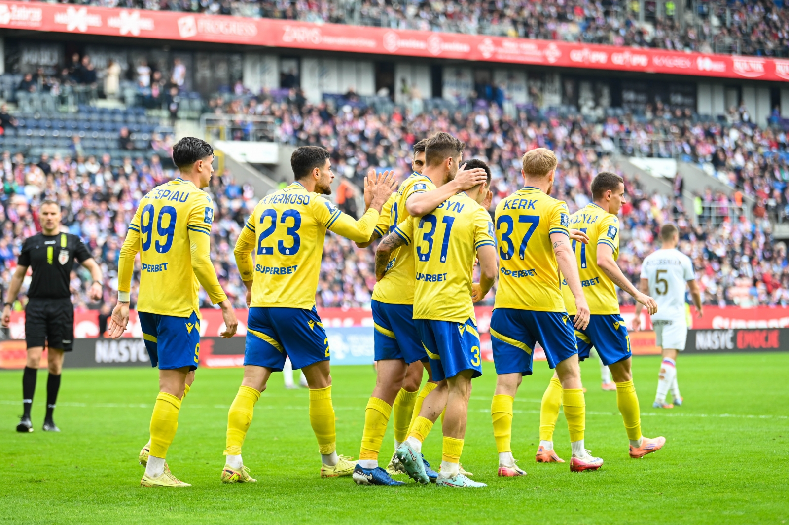 https://arka.gdynia.pl/images/galeria_zdjecie/big/02112025FAR096_3a2f1ac691a7517791d3b7e9fb62b053.jpg