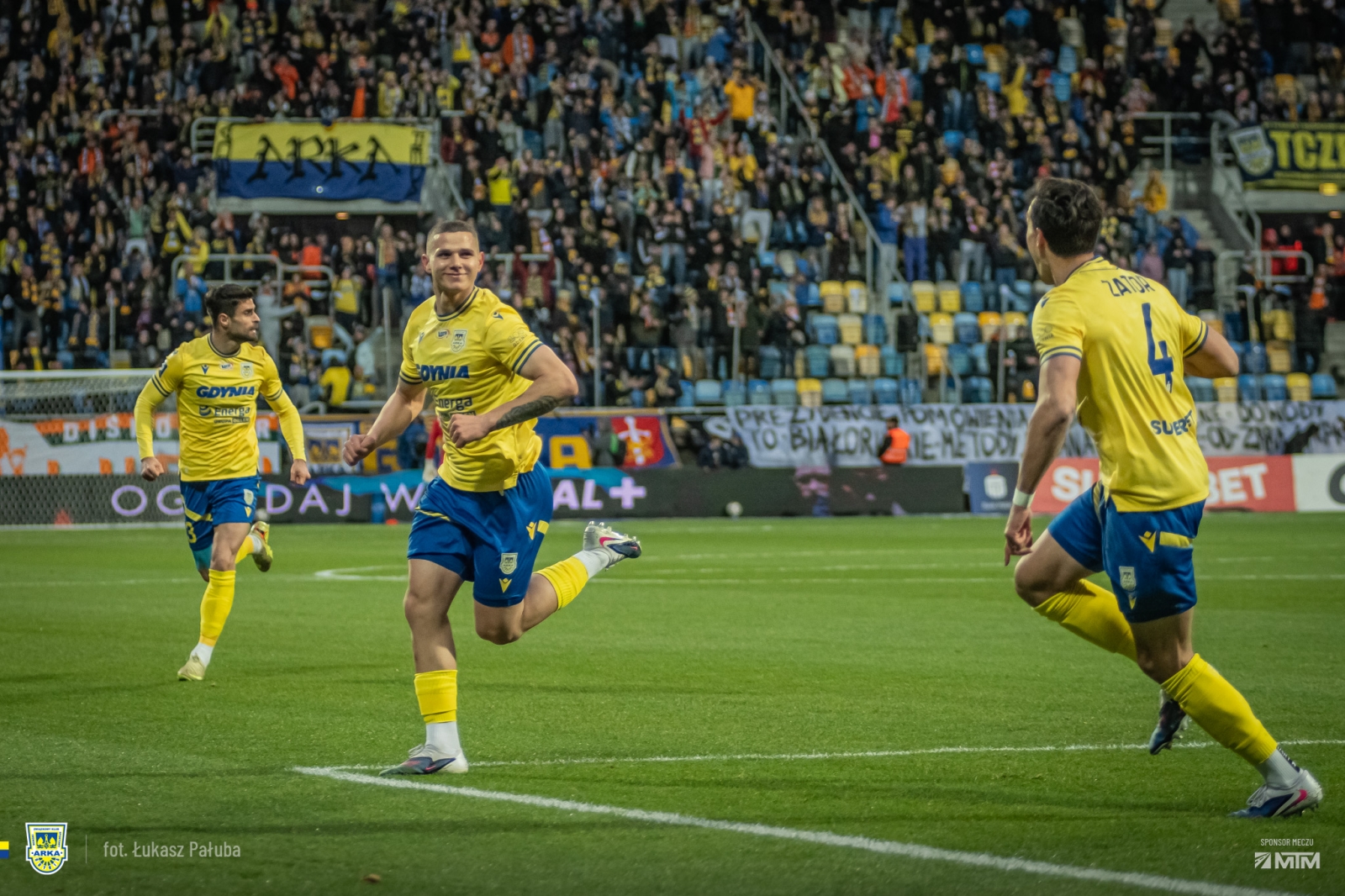 https://arka.gdynia.pl/images/galeria_zdjecie/big/DSC_2596_afc868cd0d766153533433d3a3a68d6d.jpg