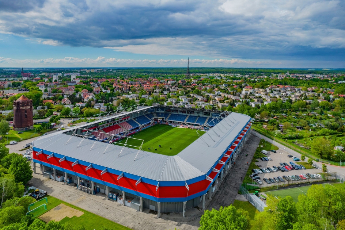 https://arka.gdynia.pl/images/galeria_zdjecie/big/Stadion_f85728c525307bad9bb26210e69a86b5.jpg