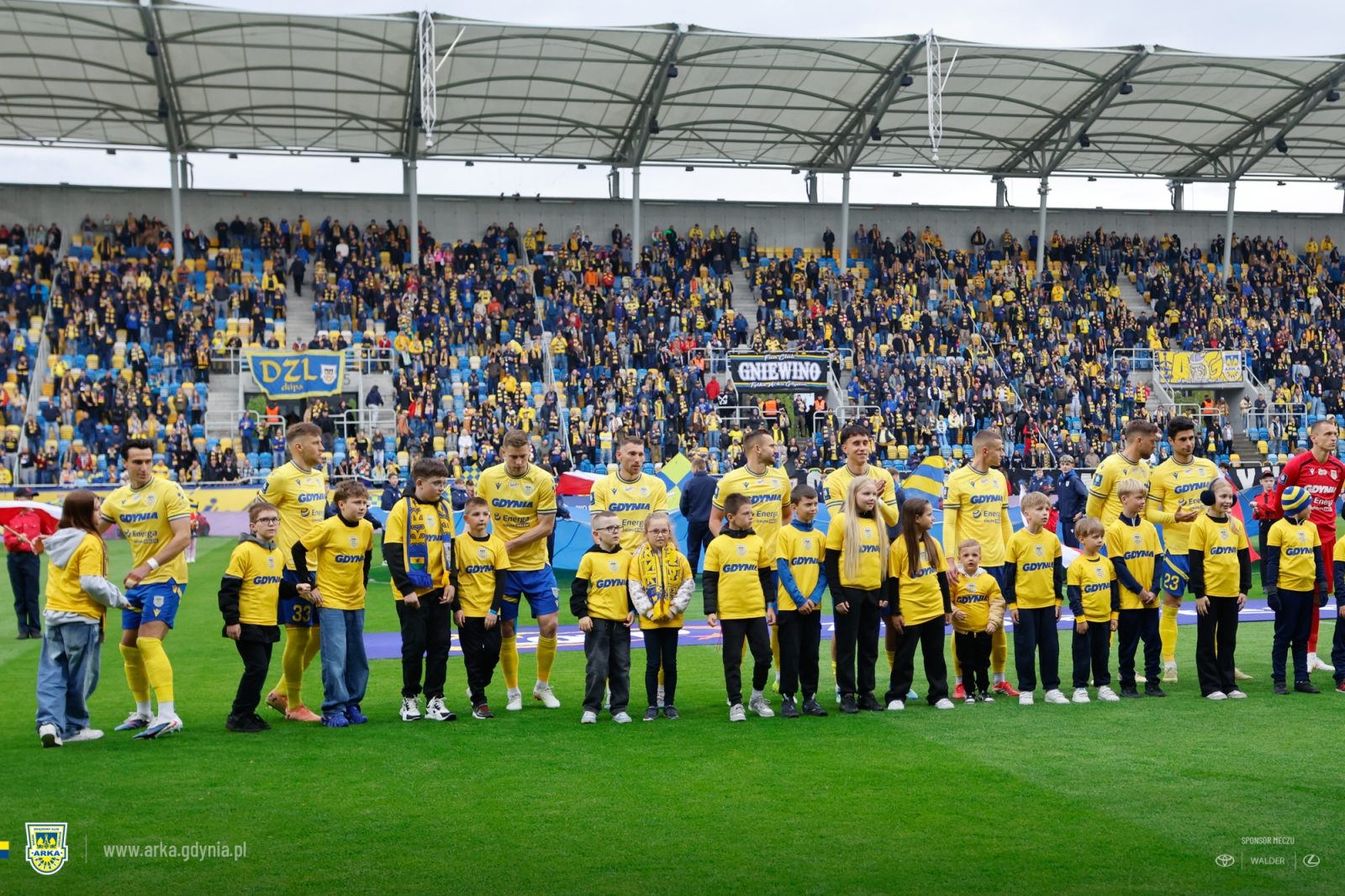 https://arka.gdynia.pl/images/galeria_zdjecie/big/arka-gornik_zabrze_06_08f1a708d7aa978d7a4b3941e69e1adb.jpg