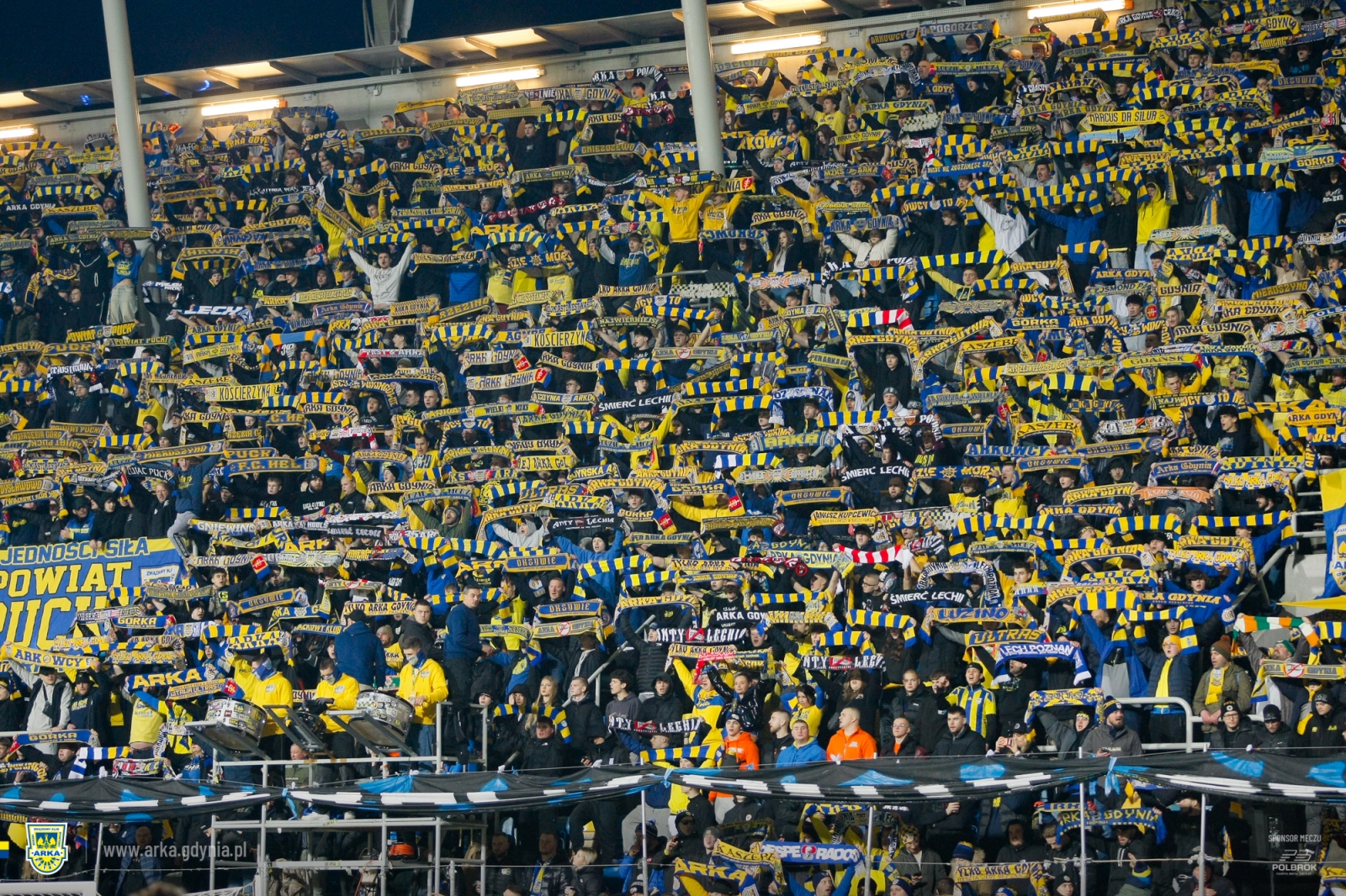 https://arka.gdynia.pl/images/galeria_zdjecie/big/lechia_13_b0fbc5a79f2737e13cd8057c4dcecc76.jpg