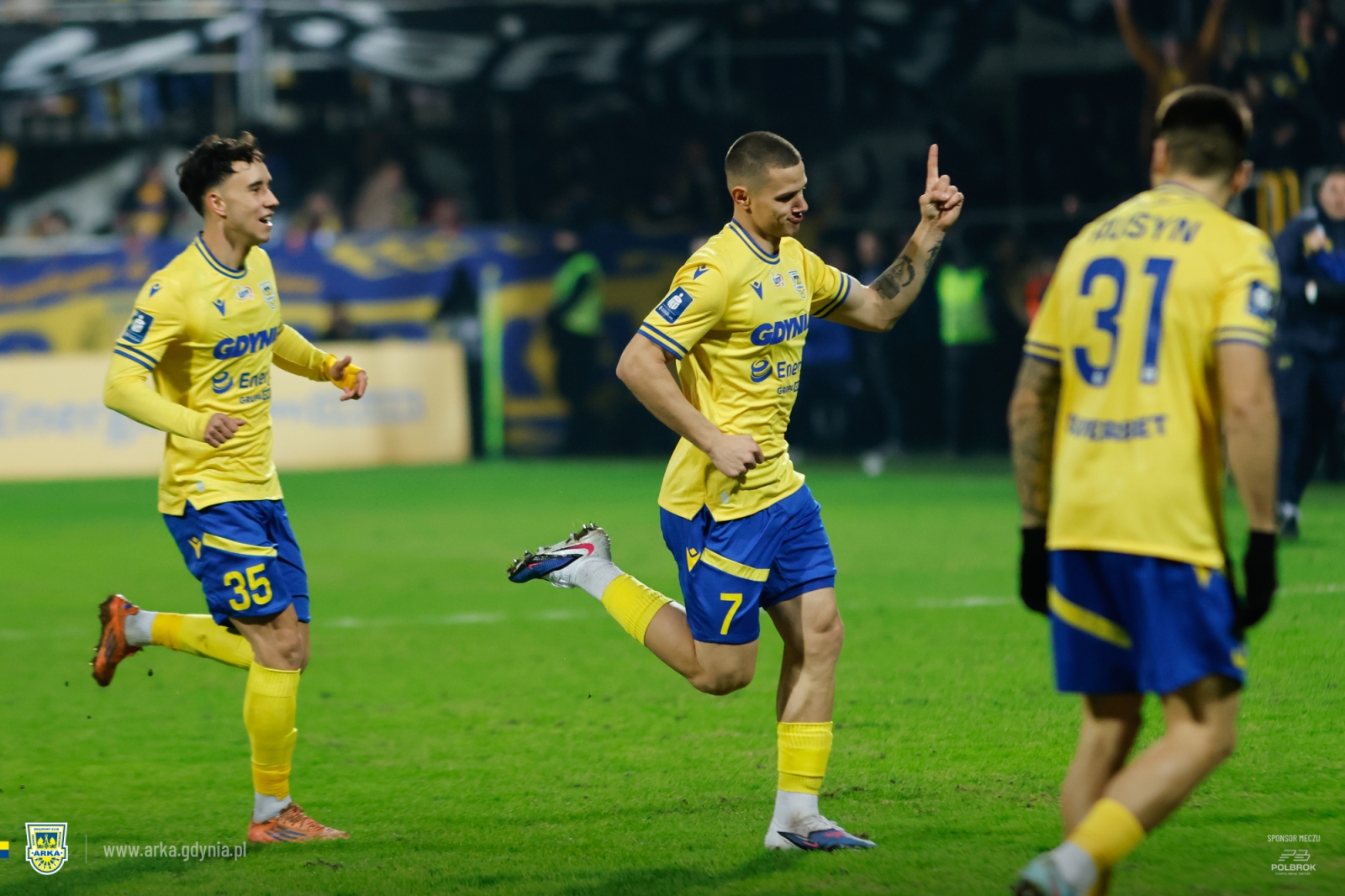 https://arka.gdynia.pl/images/galeria_zdjecie/big/lechia_16_8a9f6cba63da1e06df7479d9aa793f6e.jpg